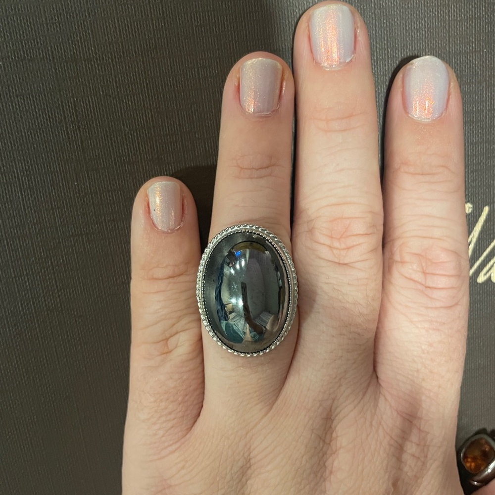 Elegant Silver Oval Ring